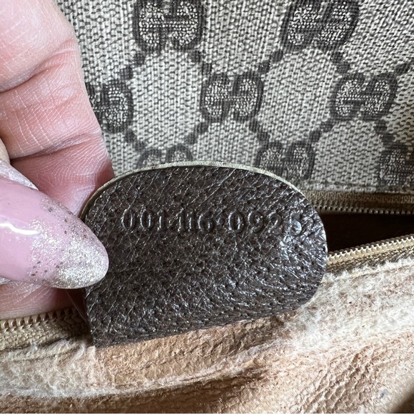 Authentic Vintage Jumbo Monogram Gucci Crossbody Bag - Picture 13 of 13